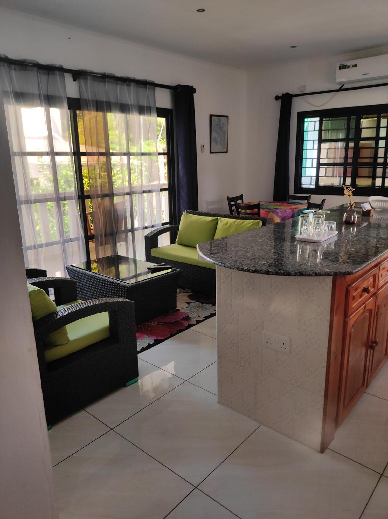 شقة Sue-Etoile Self Catering Pointe Au Sel الغرفة الصورة